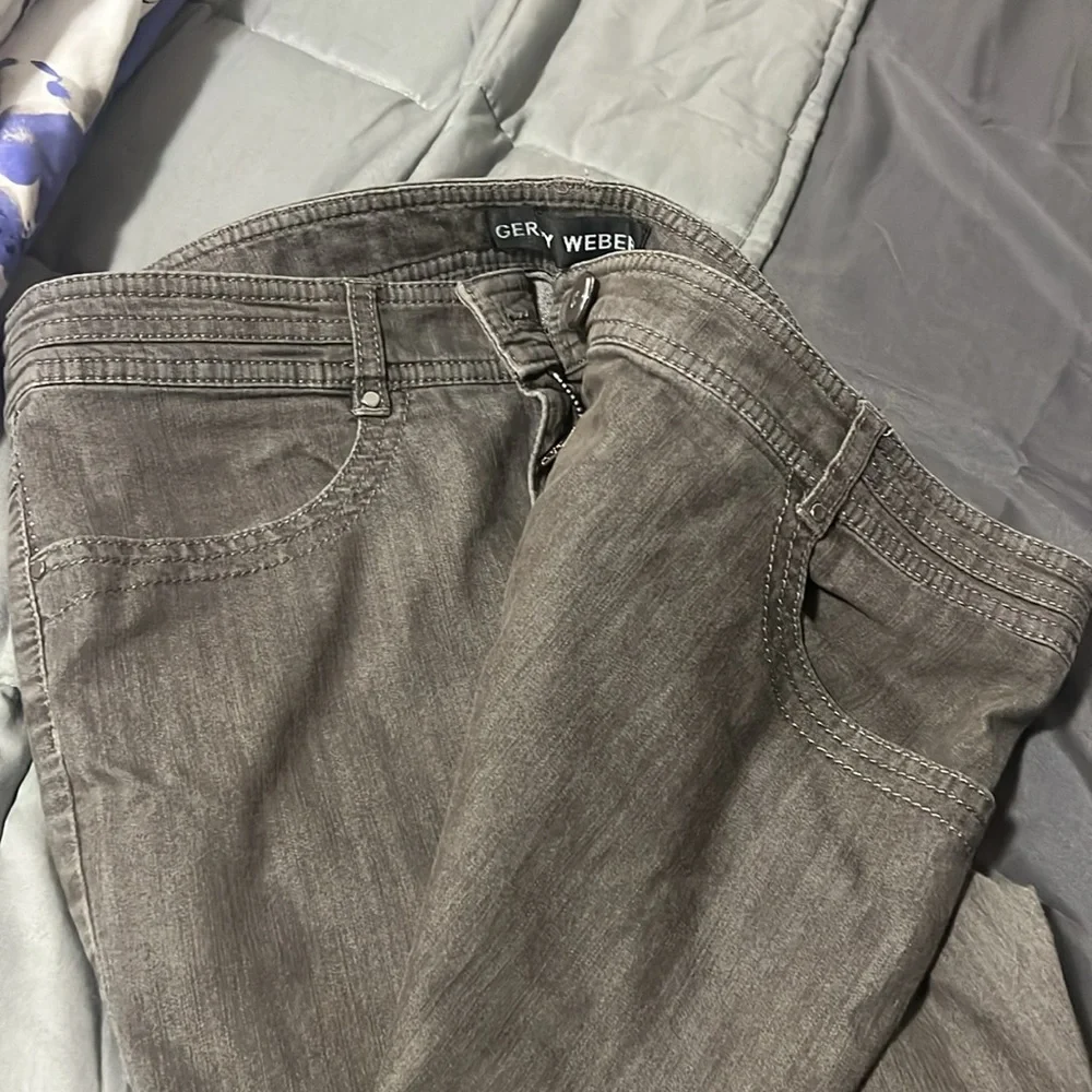 Gerry Weber 44 Slimstyle Pants in Grey/Brownish color for sale. - Picture 7 of 7